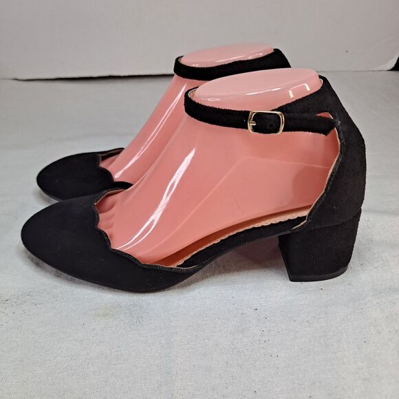 Journee Collection Women's 8.5 Edna Ankle Strap Black Scalloped Pumps Block Heel - Picture 2 of 8